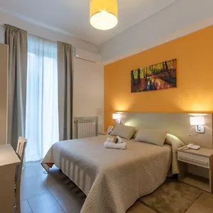 3* Couette-café Cairoli