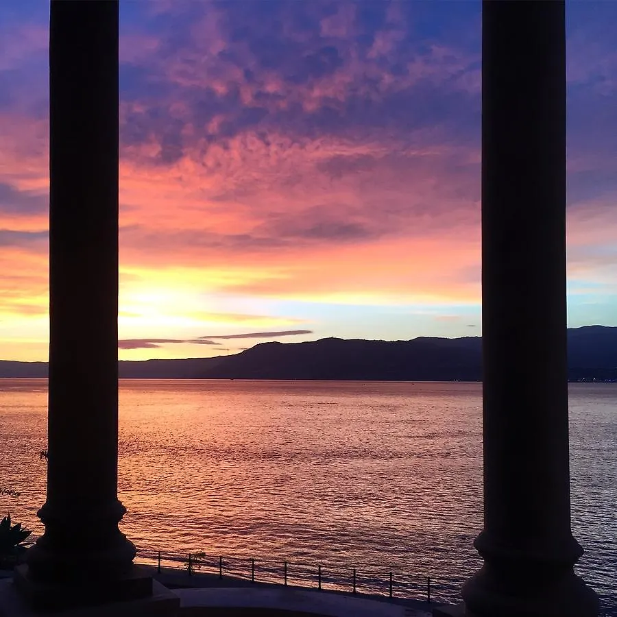 Town House Messina Paradiso Bed & Breakfast 3*,  Italy