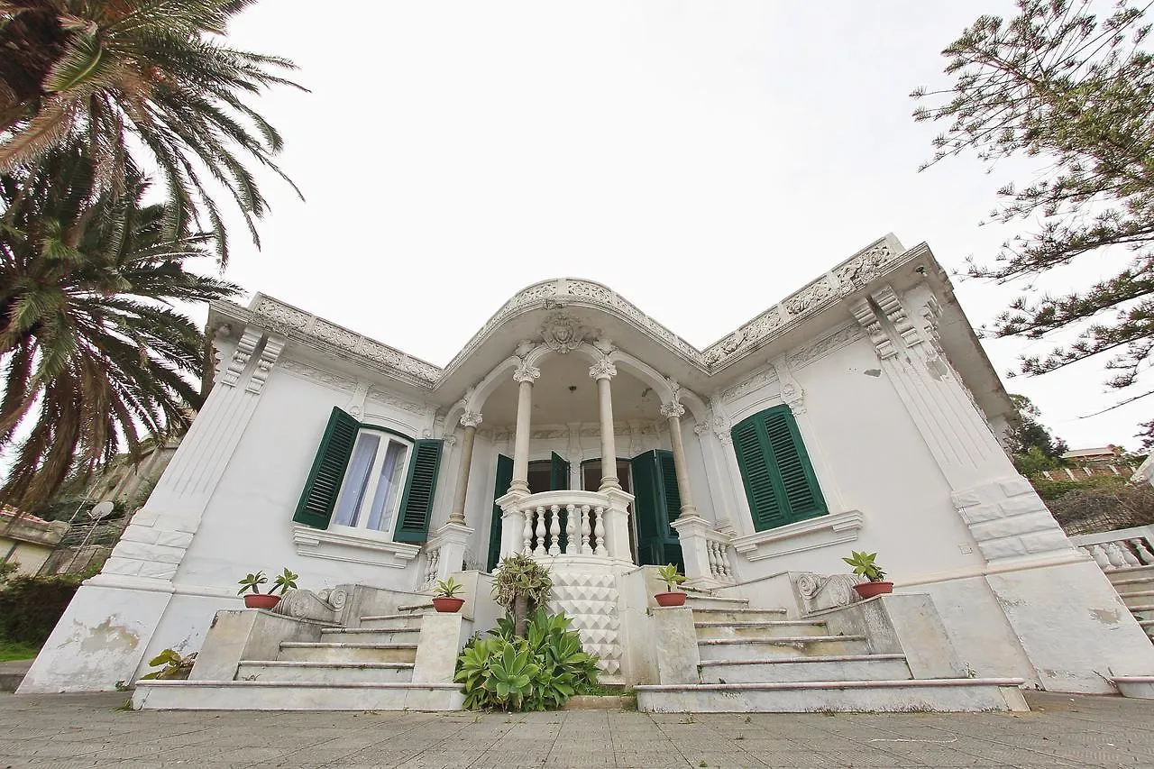 Town House Messina Paradiso Bed & Breakfast 3*,  Italy